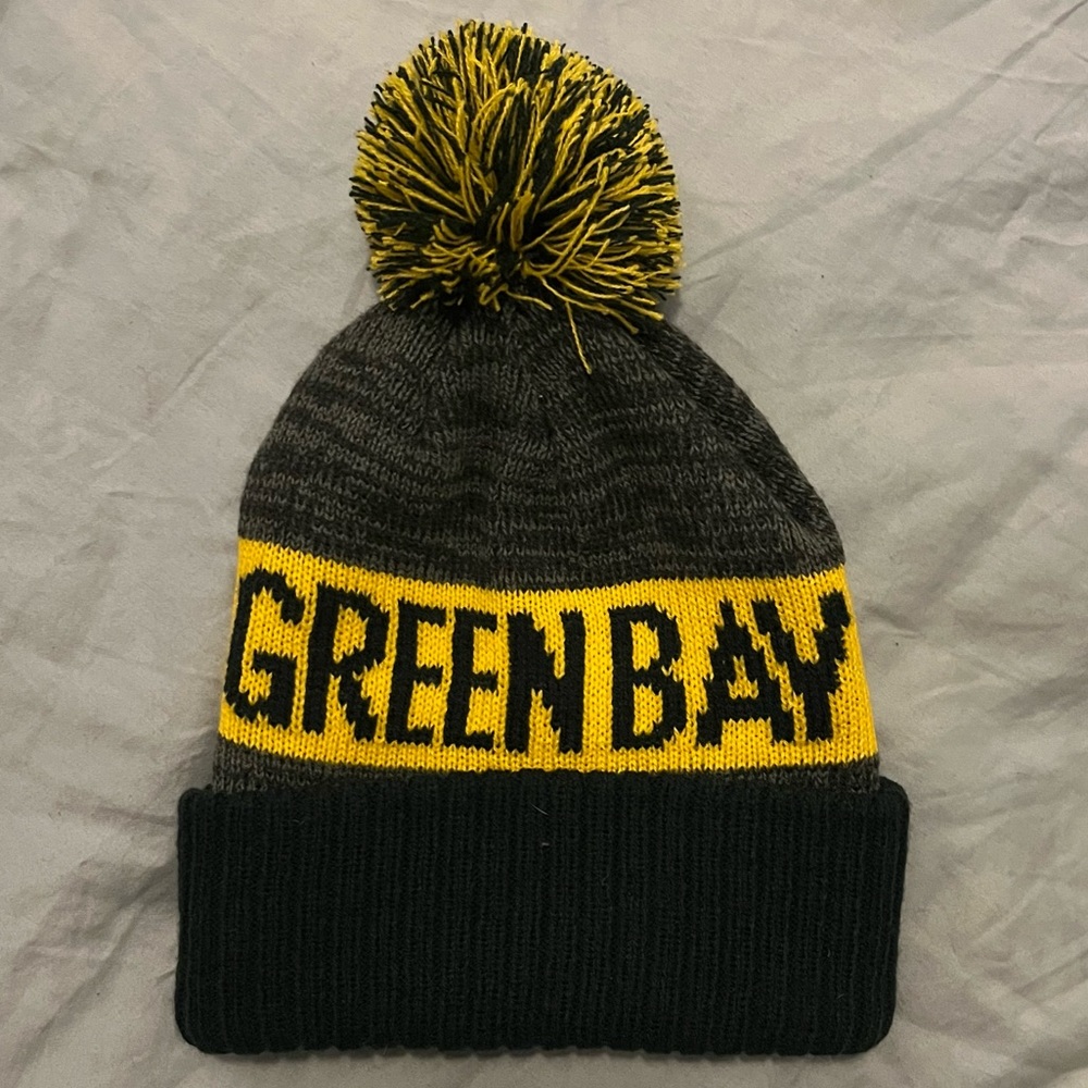 NWOT Green Bay beanie